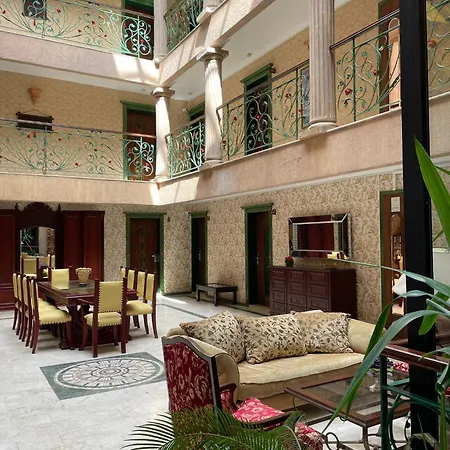 Maxwell מלון דירות מרמריס