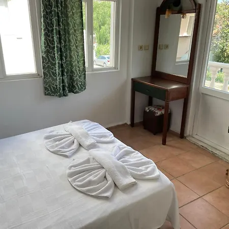 Maxwell アパートホテル マルマリス