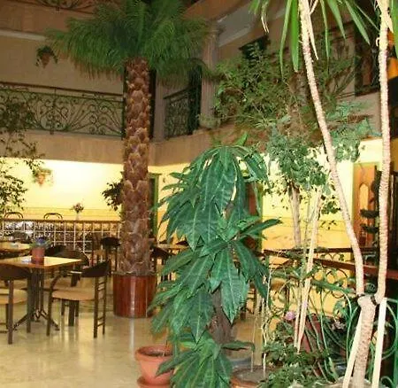 Maxwell Apart-hotel *