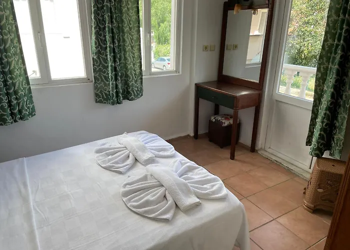 Maxwell アパートホテル マルマリス