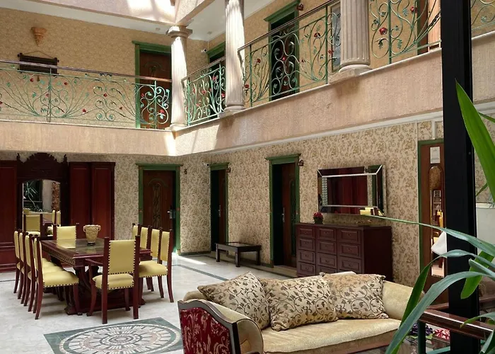 Maxwell アパートホテル マルマリス