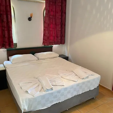 Maxwell Aparthotel *