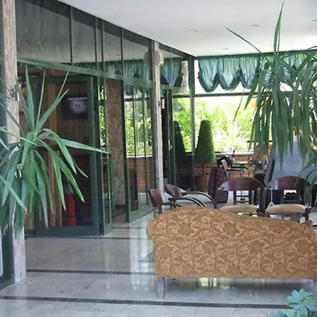 Maxwell Aparthotel *